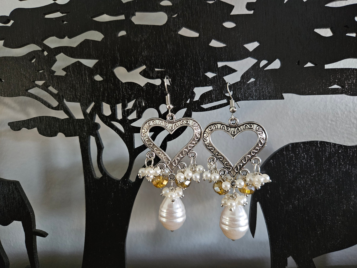 Pearly hearts earrings